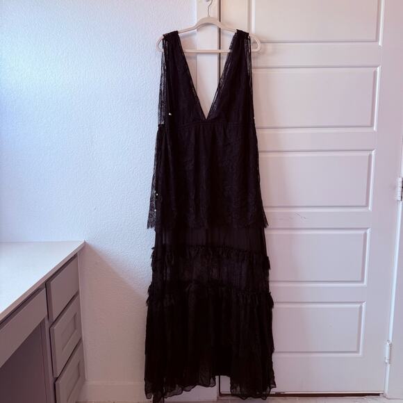 Alexis Umbria Lace Dress - Picture 5 of 10